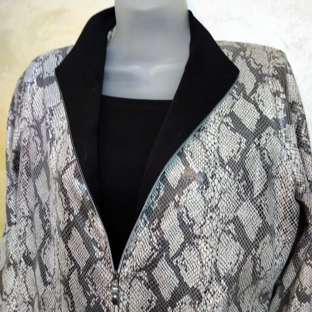 Exclusively Misook Snakeskin Textured Jacket L - Picture 2 of 6
